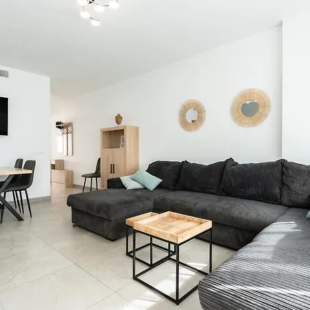 Miguel Marquez Casajari Daire Fuengirola